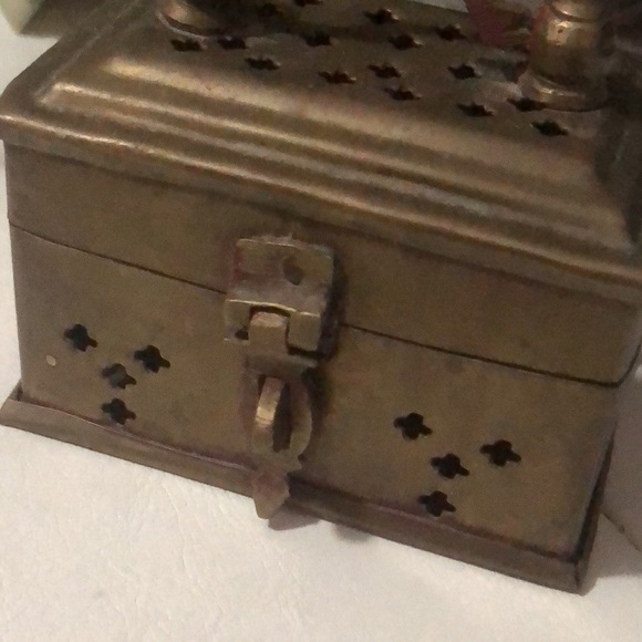 Vintage Brass Cricket Box-EUC-Slightly Tarnished-3x2 - Picture 3 of 13